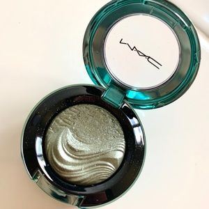 MAC Silver Sun Eyeshadow